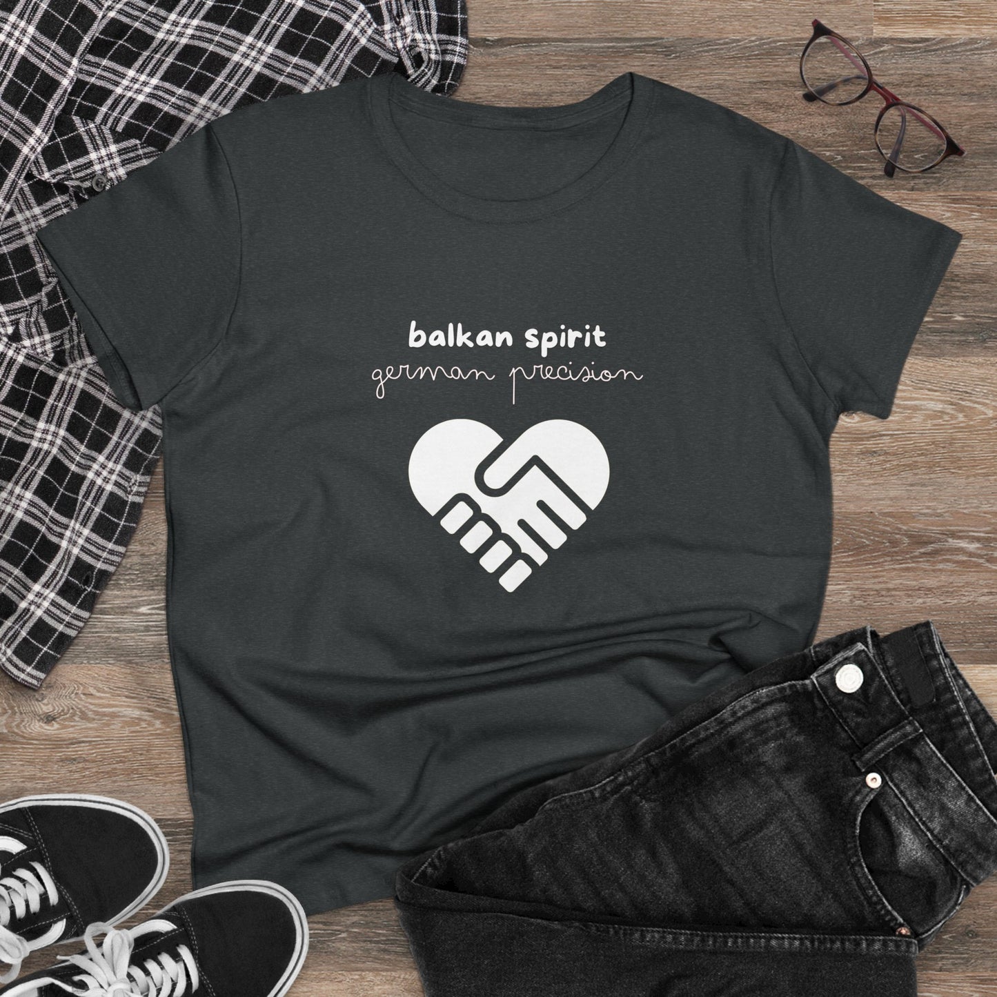 Balkan Spirit, German Precision Damen-Baumwoll-T-Shirt