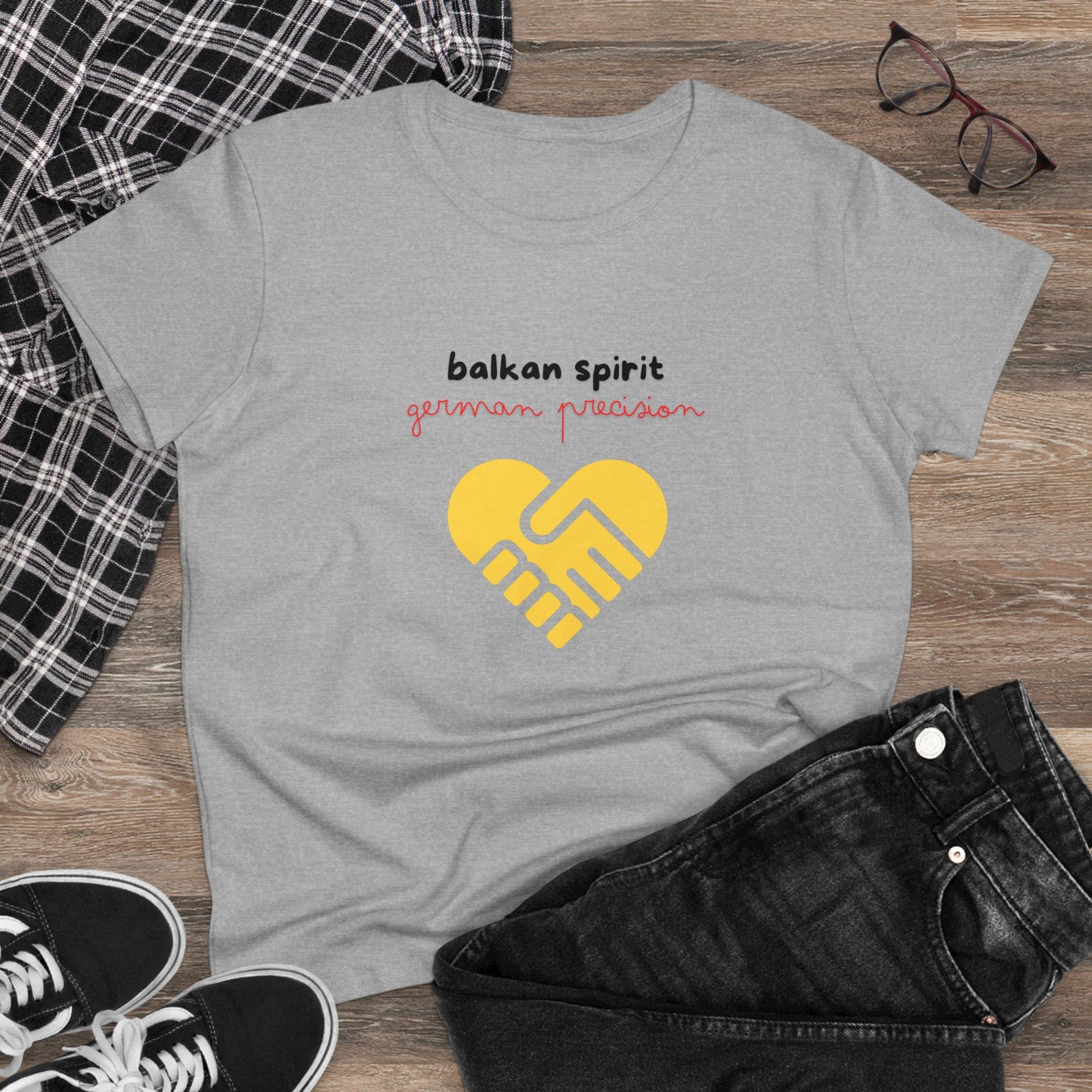 Balkan Spirit, German Precision Damen-Baumwoll-T-Shirt