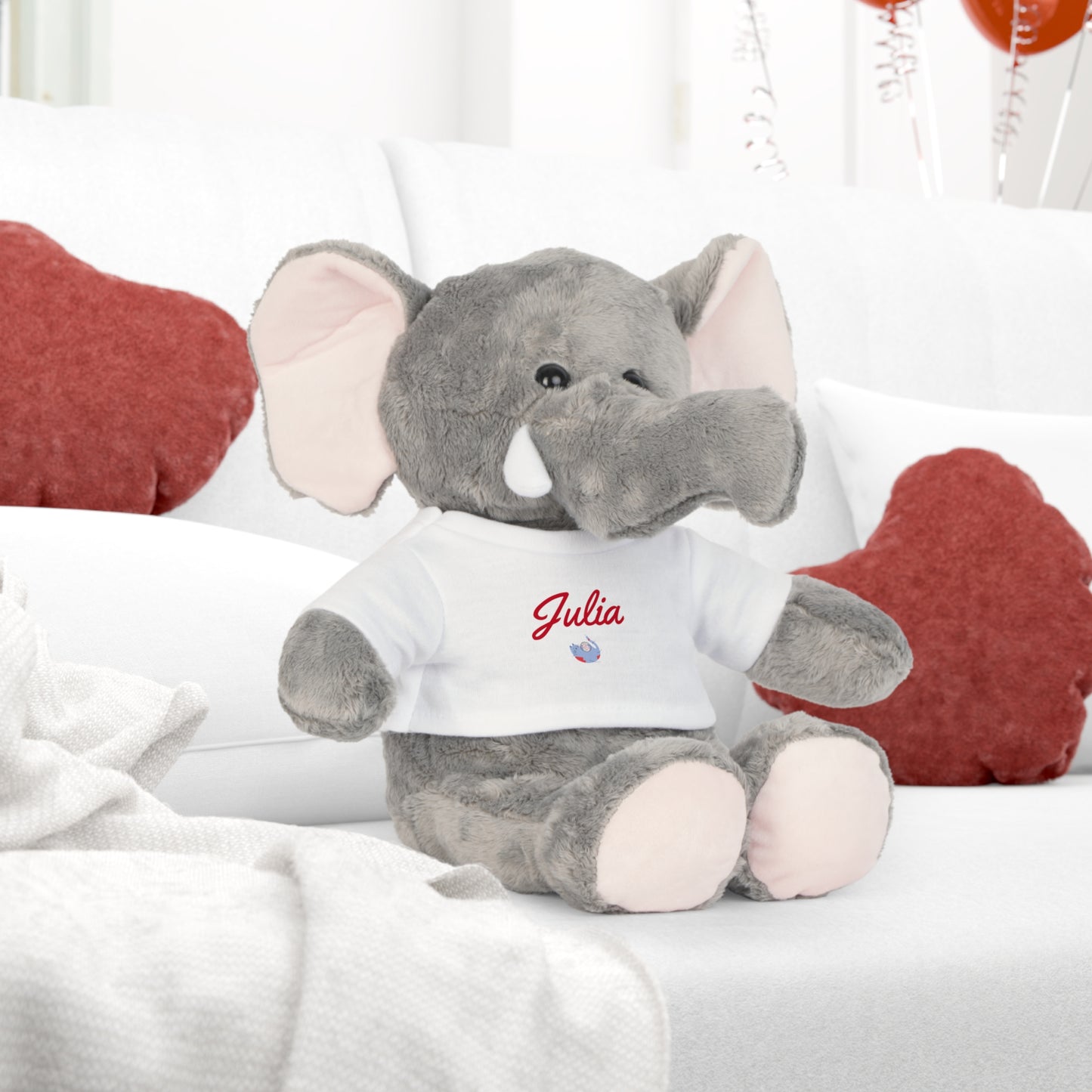 Plüsch-Babyspielzeug als Geschenk mit personalisiertem T-Shirt