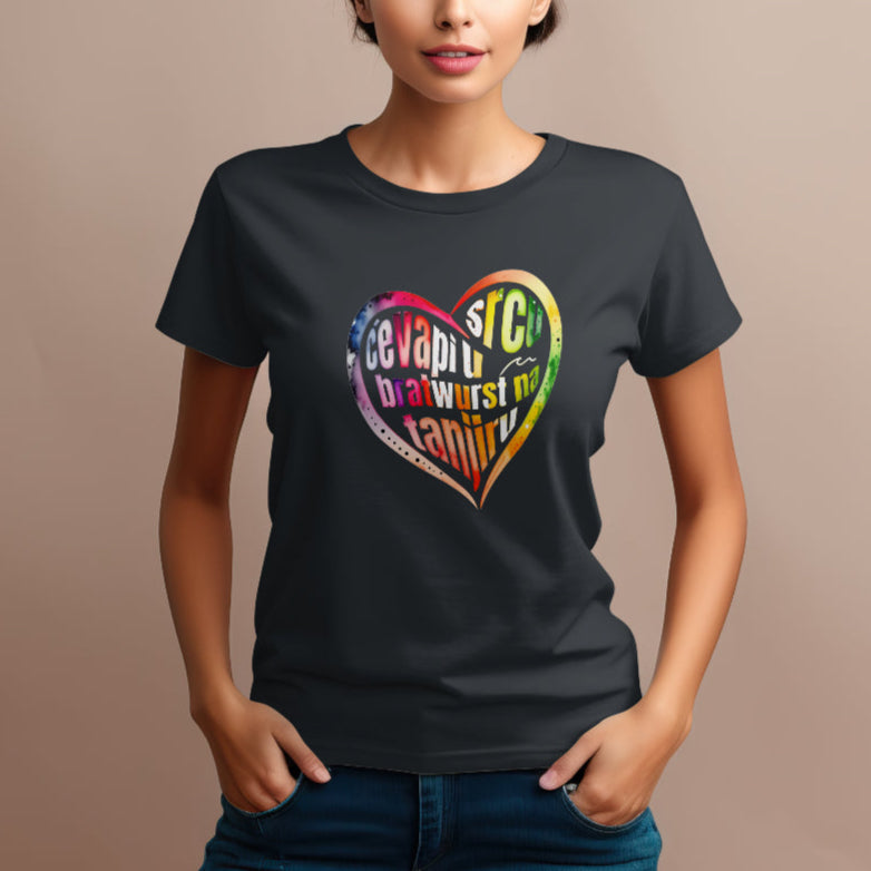 Damen Baumwolle T-Shirt mit Herz – Cevapi u srcu, Bratwurst na tanjiru Design