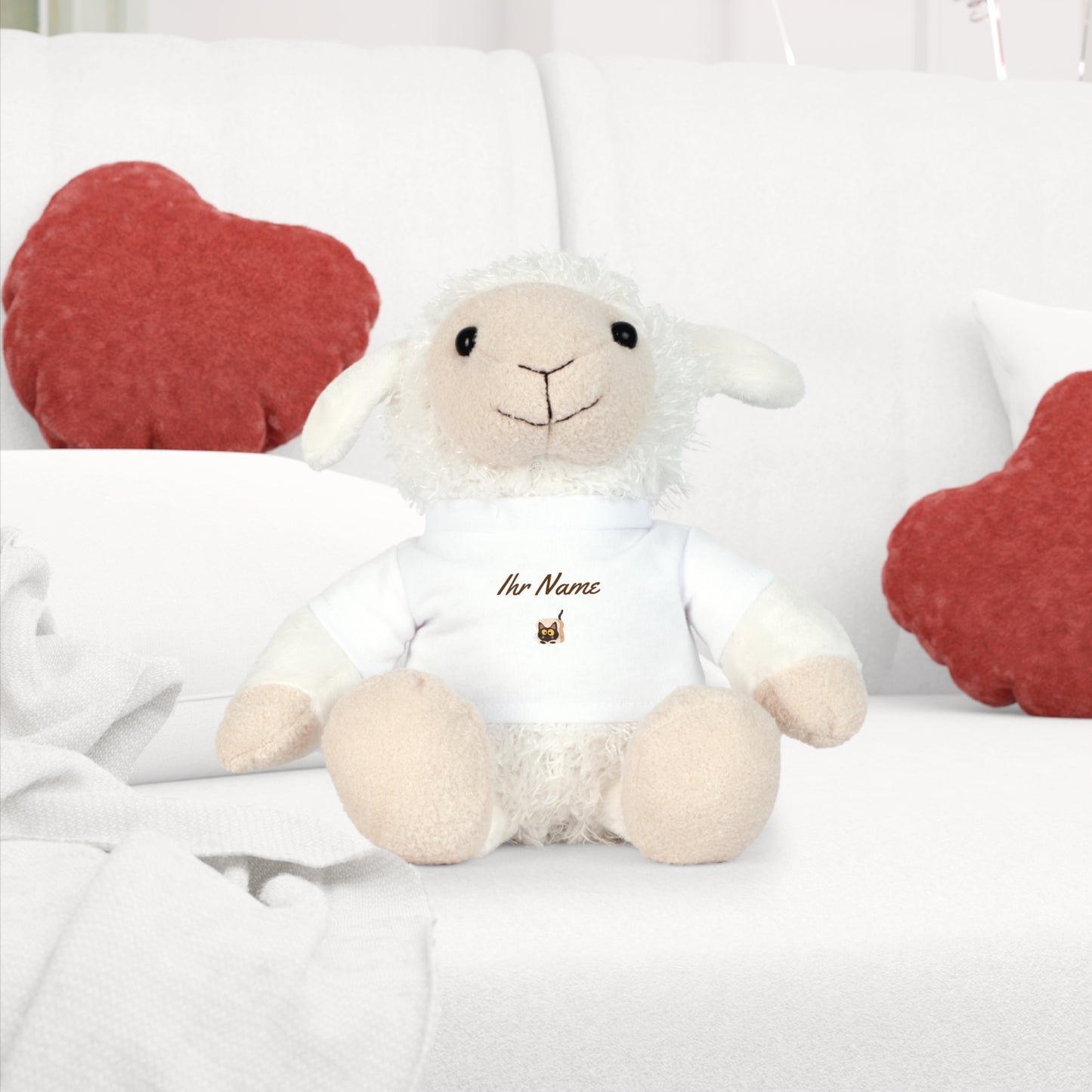 Plüsch-Babyspielzeug als Geschenk mit personalisiertem T-Shirt