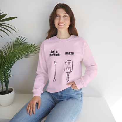 Lustiges Sweatshirt mit Rundhalsausschnitt und Balkan-Motiv