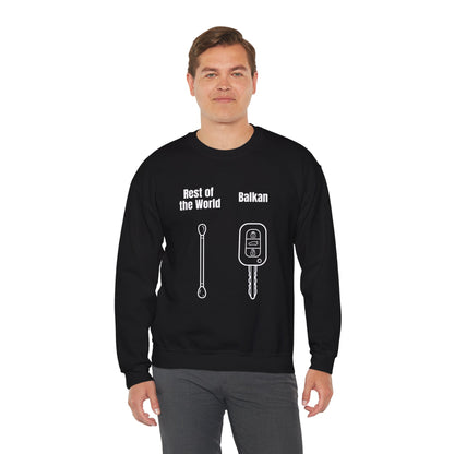 Lustiges Sweatshirt mit Rundhalsausschnitt und Balkan-Motiv