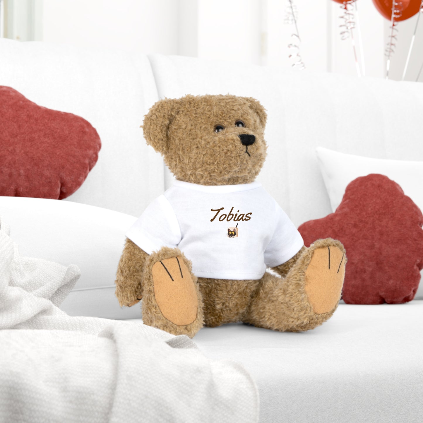 Plüsch-Babyspielzeug als Geschenk mit personalisiertem T-Shirt