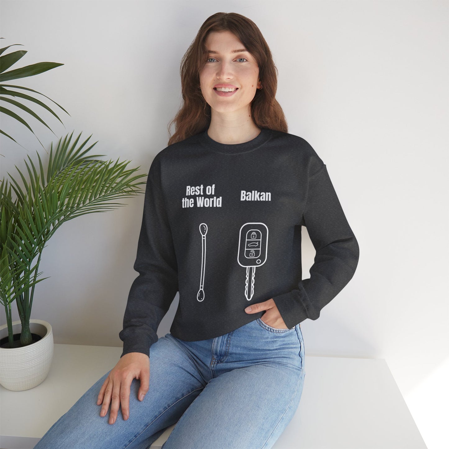 Lustiges Sweatshirt mit Rundhalsausschnitt und Balkan-Motiv