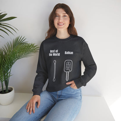 Lustiges Sweatshirt mit Rundhalsausschnitt und Balkan-Motiv