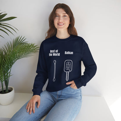 Lustiges Sweatshirt mit Rundhalsausschnitt und Balkan-Motiv